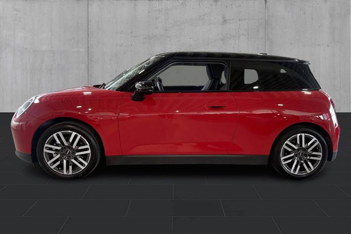 Rød Mini Cooper SE fra 2024