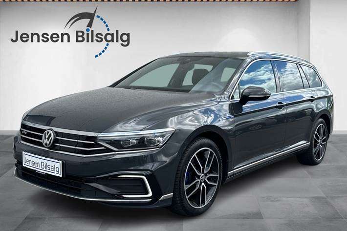 Sort VW Passat fra 2020