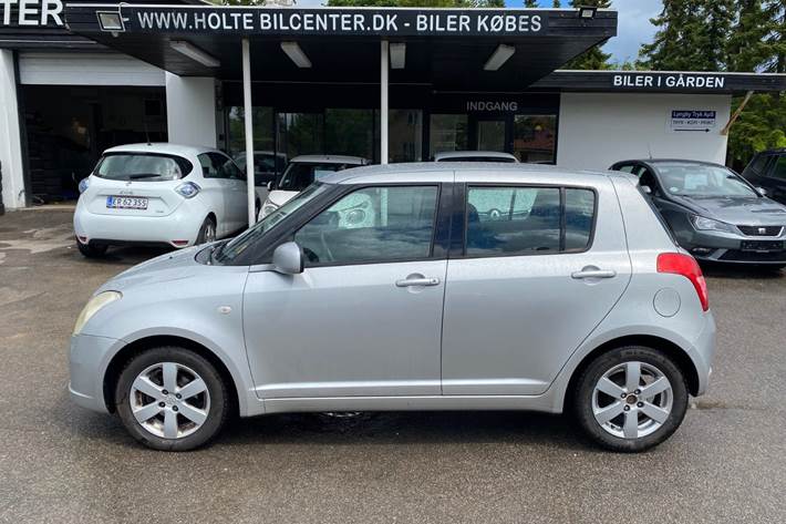 Sølv Suzuki Swift fra 2009