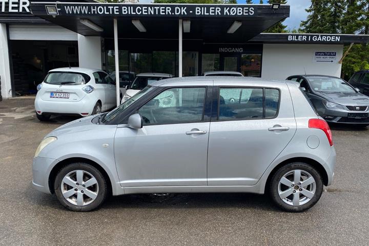 Sølv Suzuki Swift fra 2009