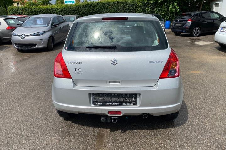 Sølv Suzuki Swift fra 2009