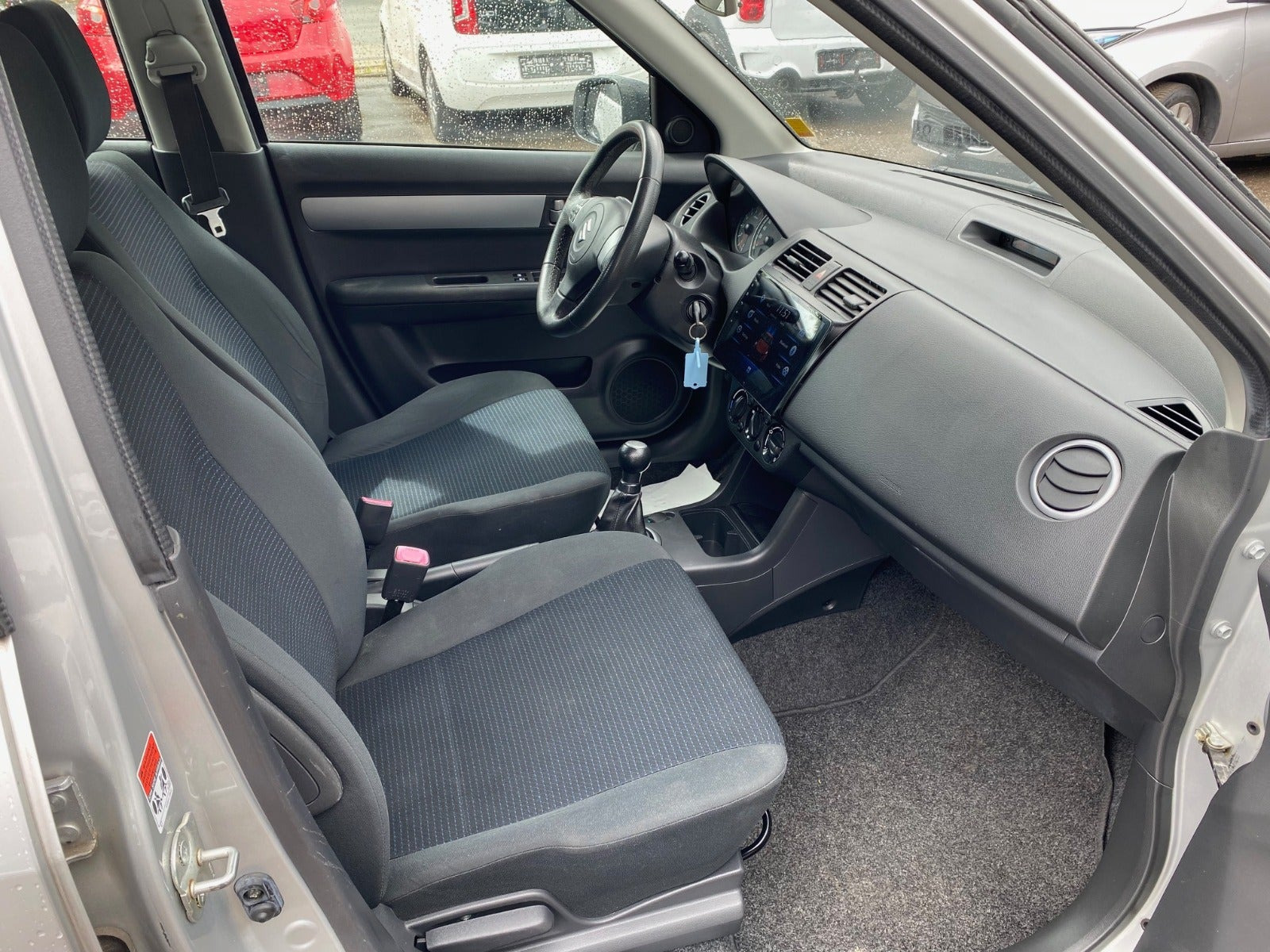 Sølv Suzuki Swift fra 2009