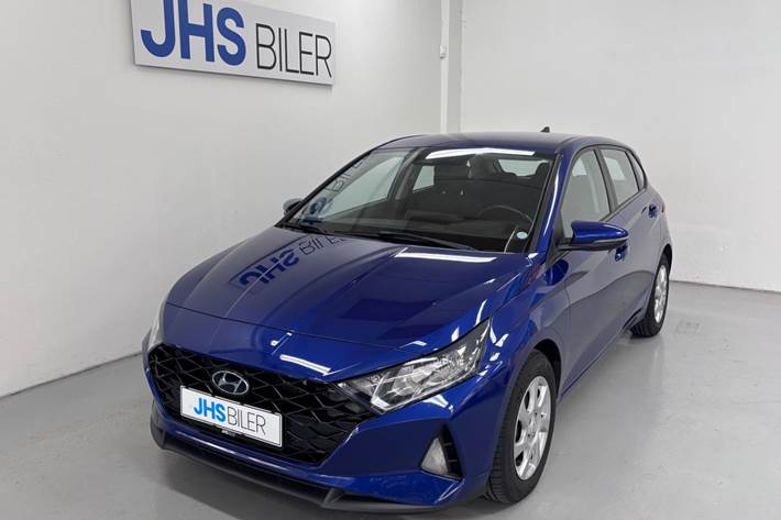 Blå Hyundai i20 fra 2022