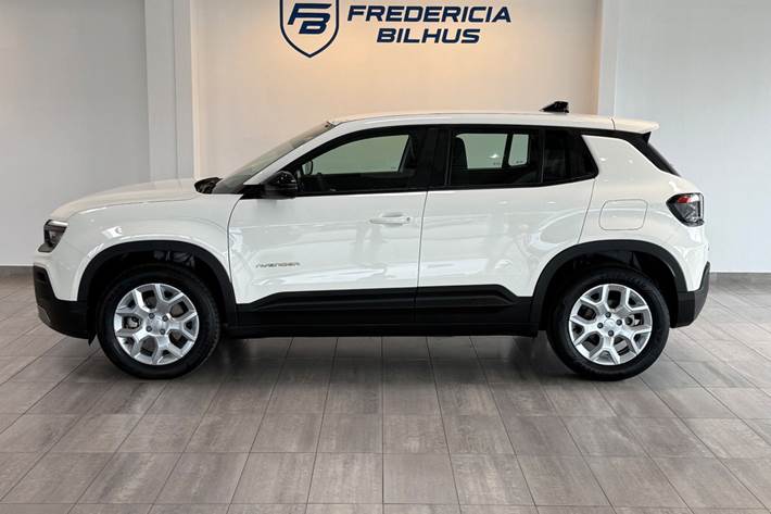 Beige Jeep Avenger fra 2025