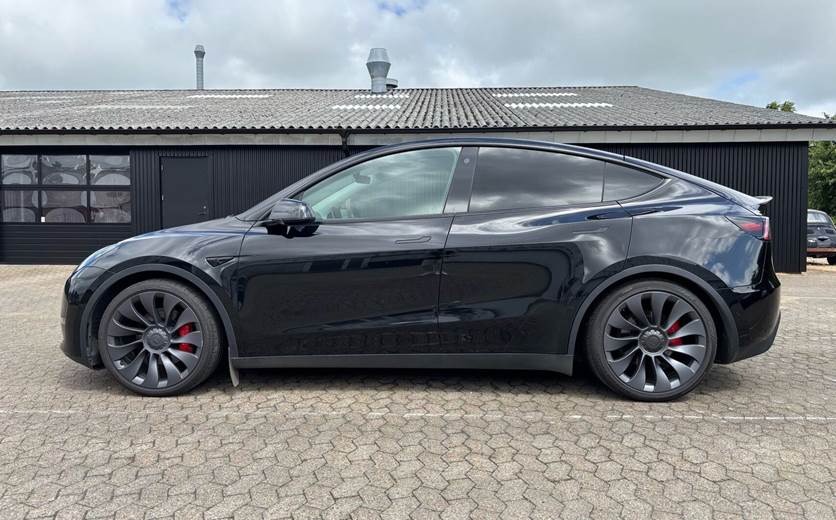 Tesla Model Y Performance AWD