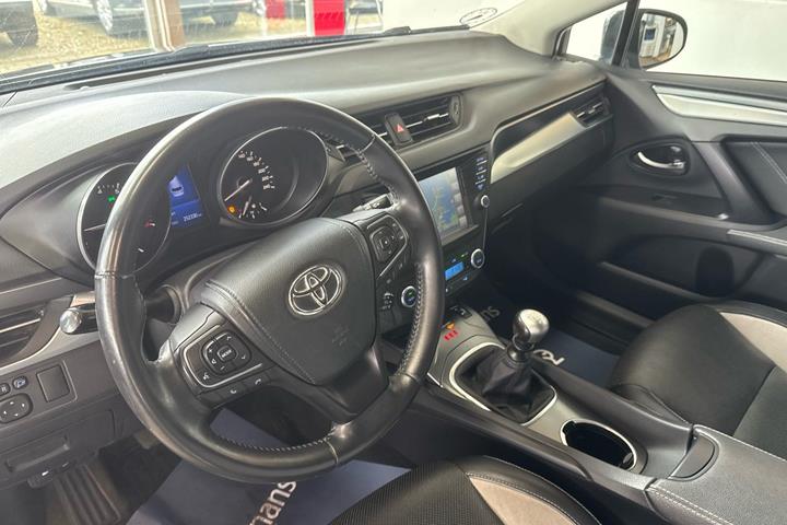 undefined Toyota Avensis fra 2016
