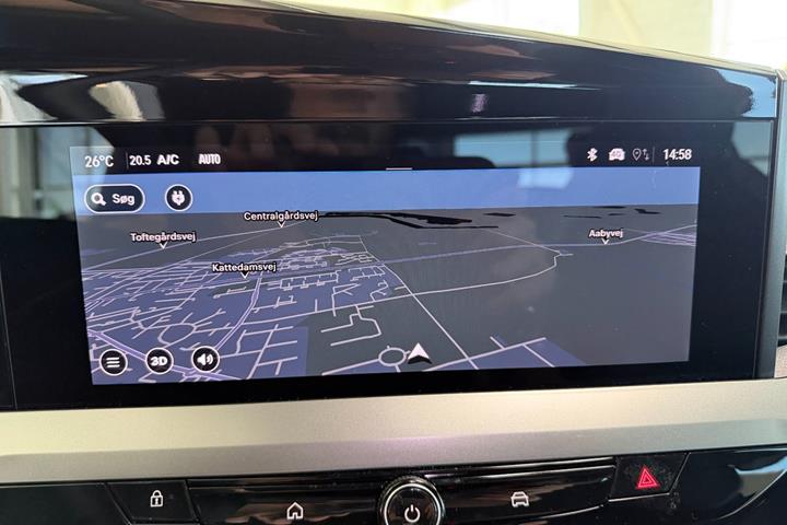 Blå Opel Mokka-e fra 2024