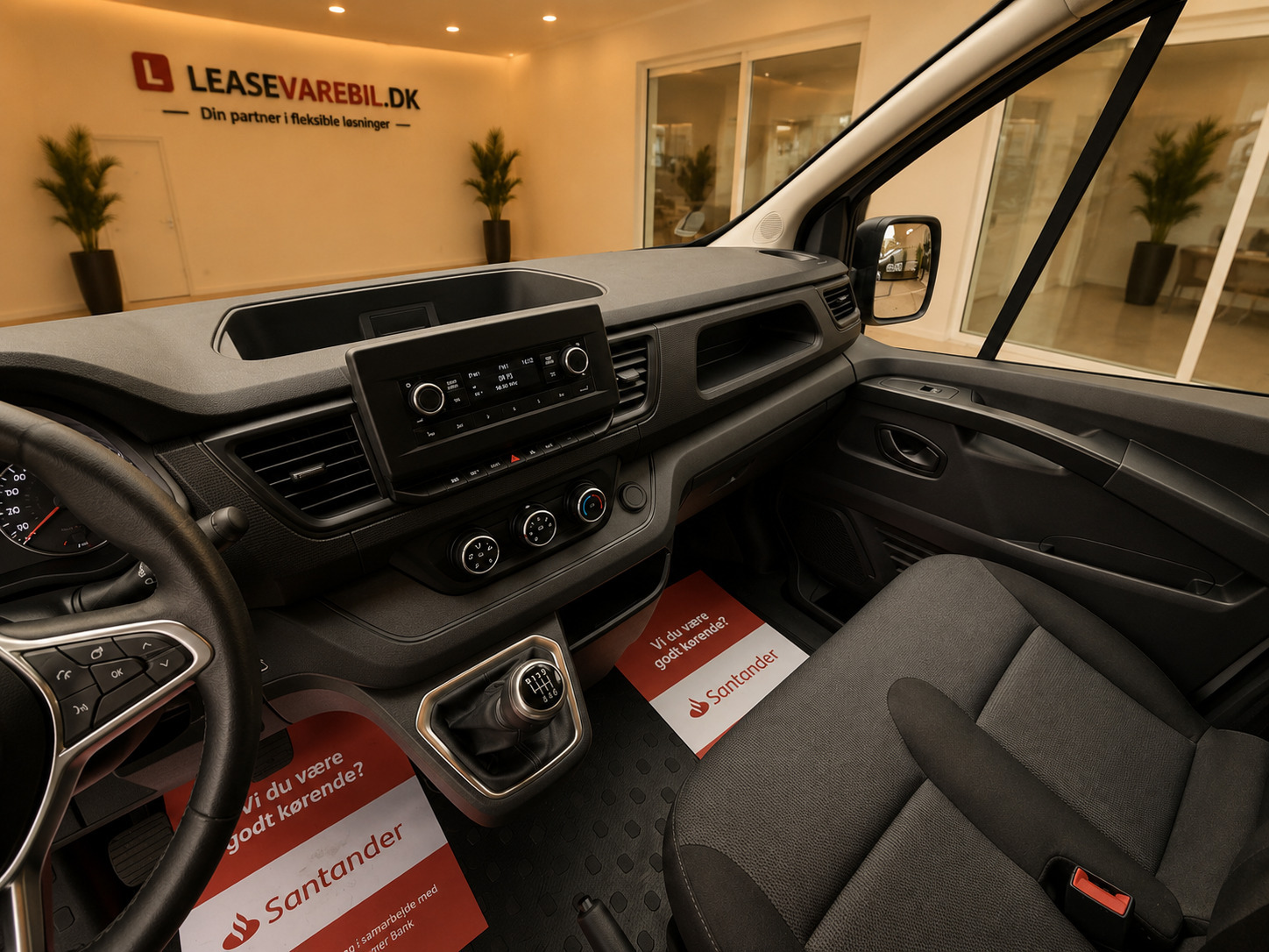 Hvid Renault Trafic fra 2022
