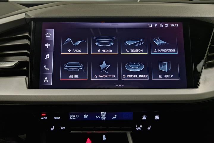 Sølv Audi Q4 e-tron fra 2024