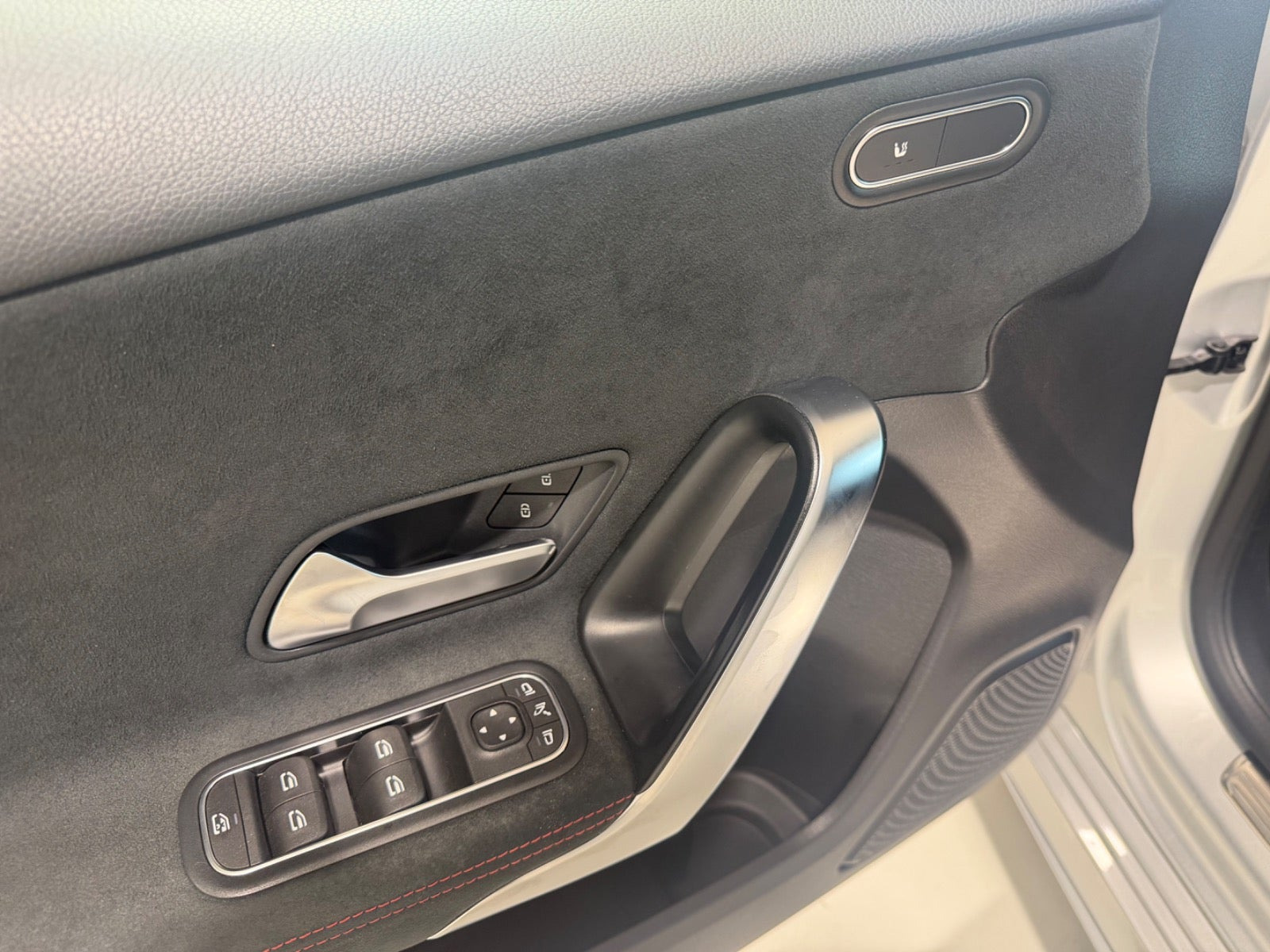 Sølv Mercedes A220 d fra 2020