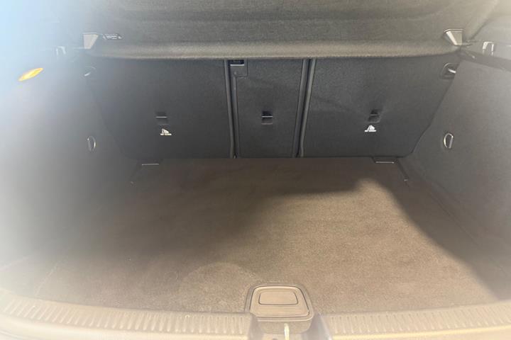Sølv Mercedes A220 d fra 2020