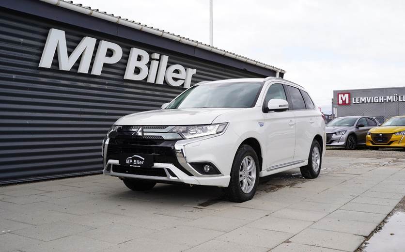 Mitsubishi Outlander 2,4 PHEV Inform+ CVT 4WD