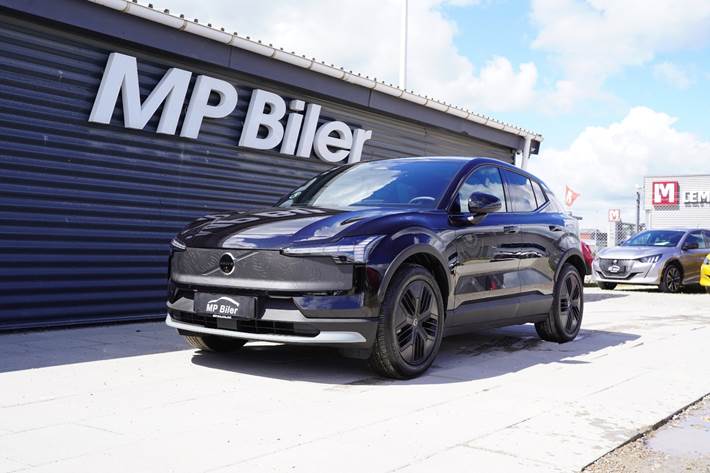 Sort Volvo EX30 CC fra 2025