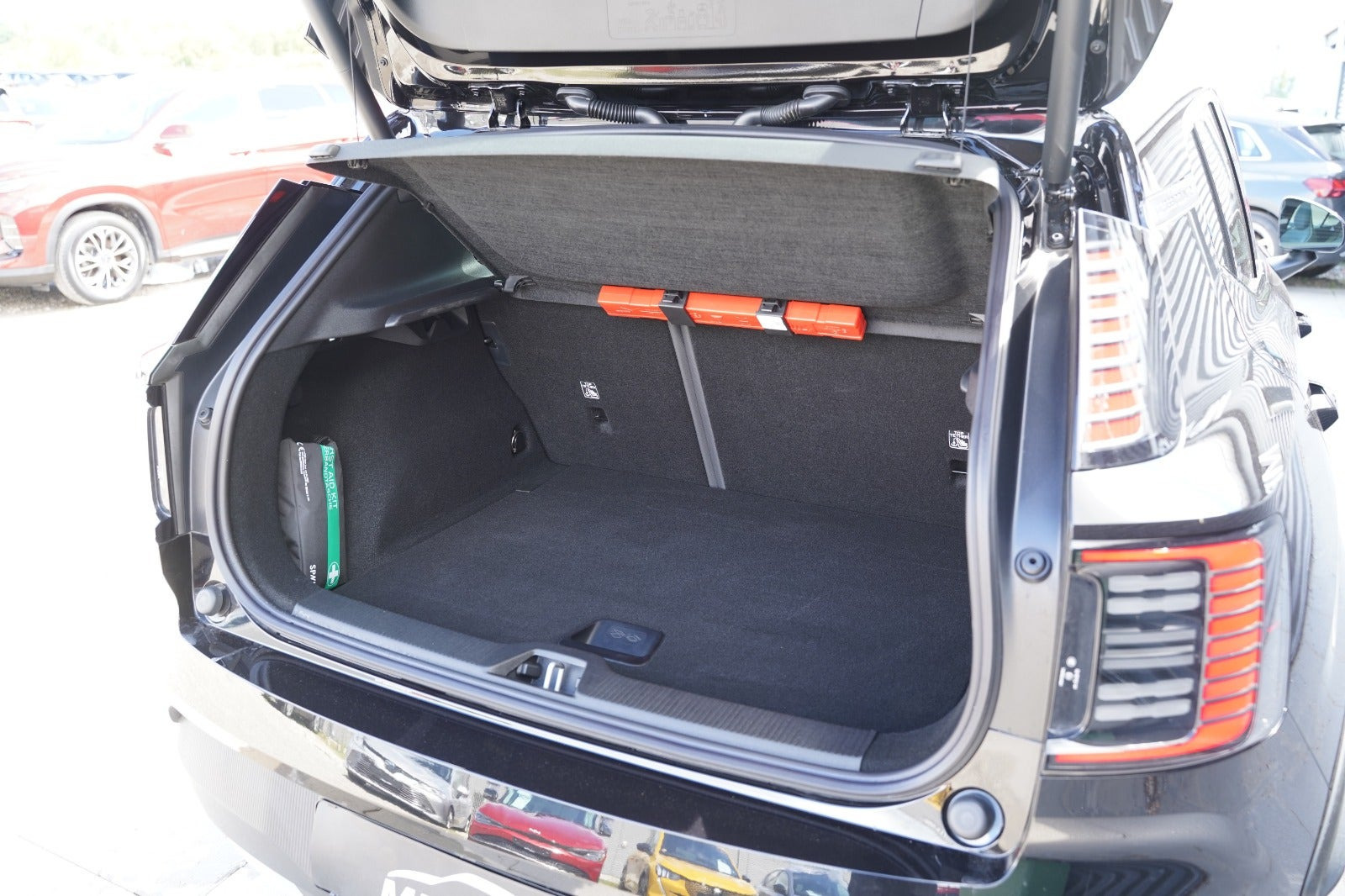 Sort Volvo EX30 CC fra 2025