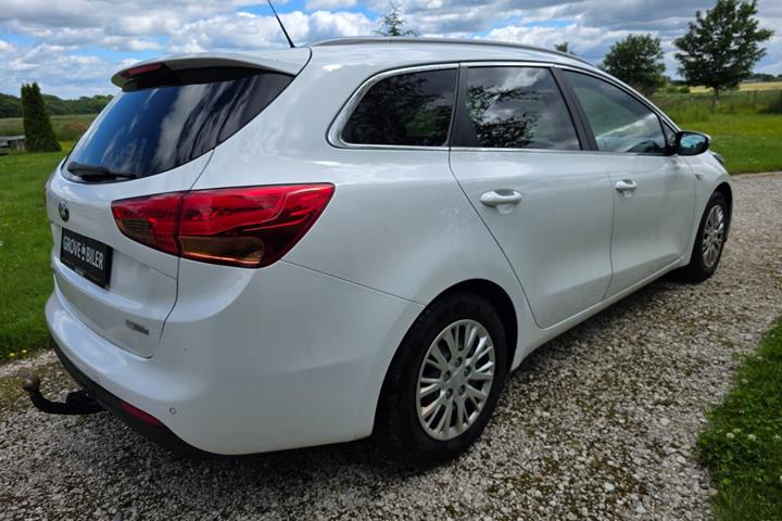 Hvid Kia Ceed fra 2015