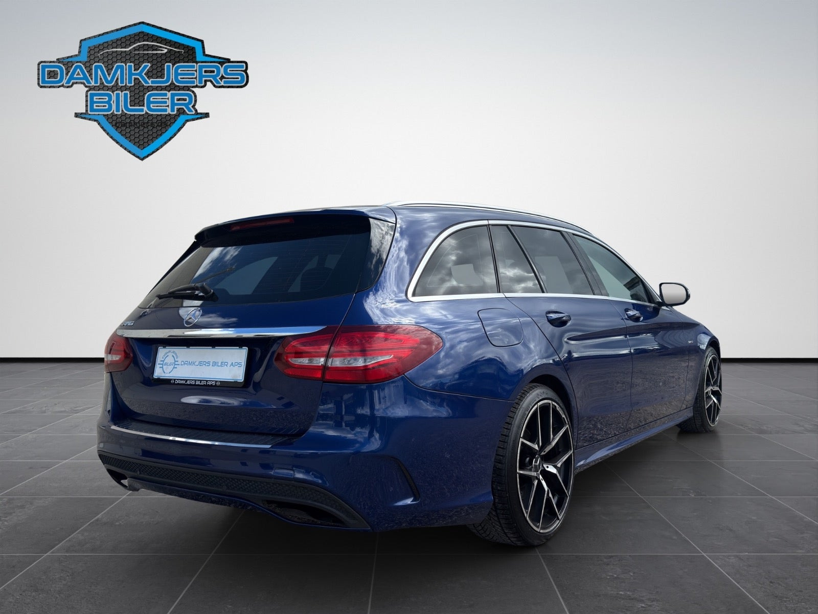 Blå Mercedes C200 d fra 2016