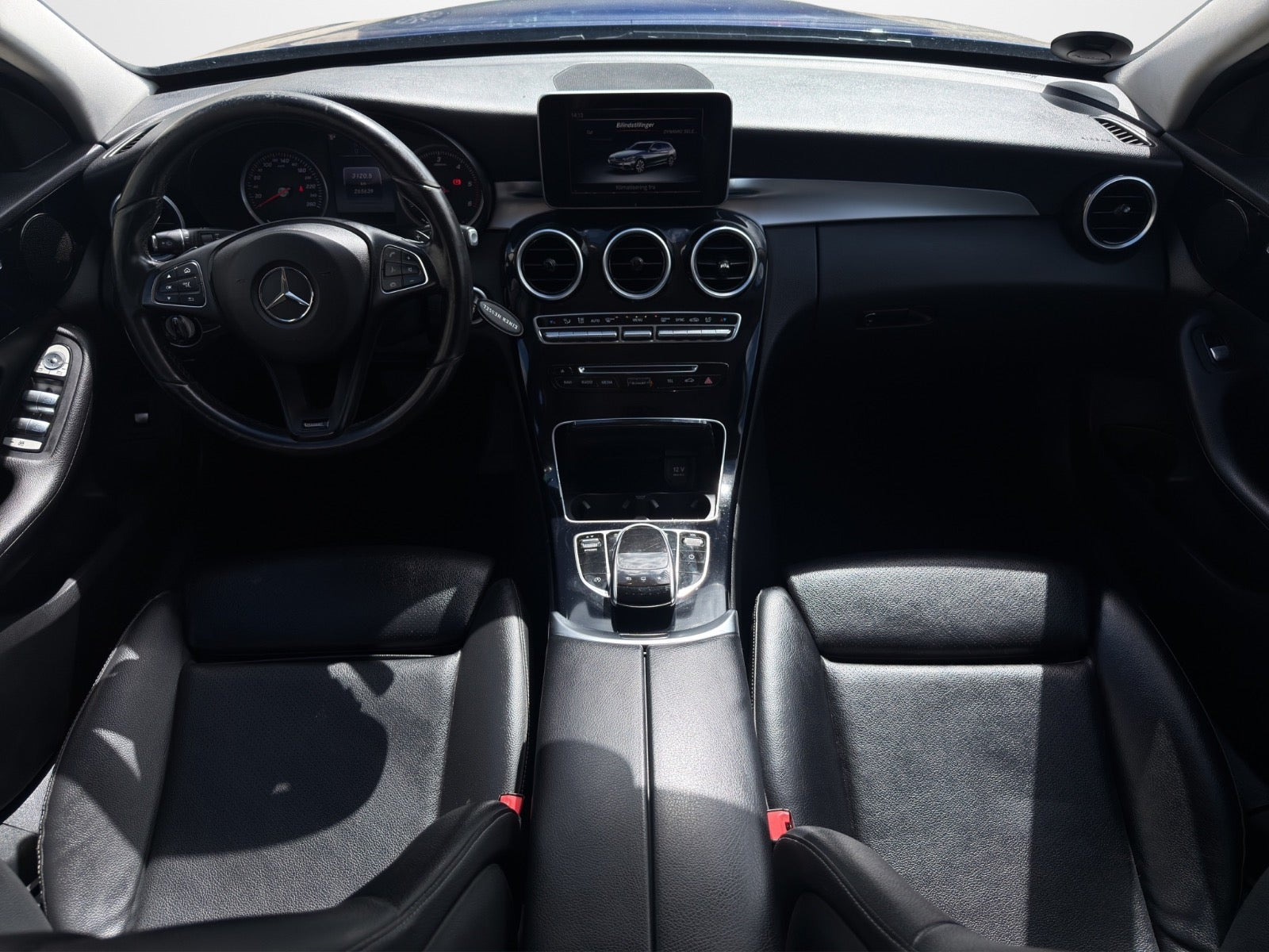 Blå Mercedes C200 d fra 2016