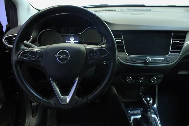 Grå Opel Crossland fra 2021