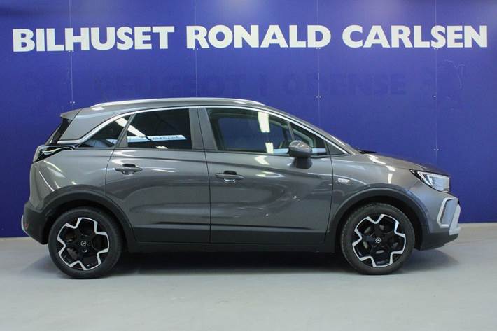 Grå Opel Crossland fra 2021