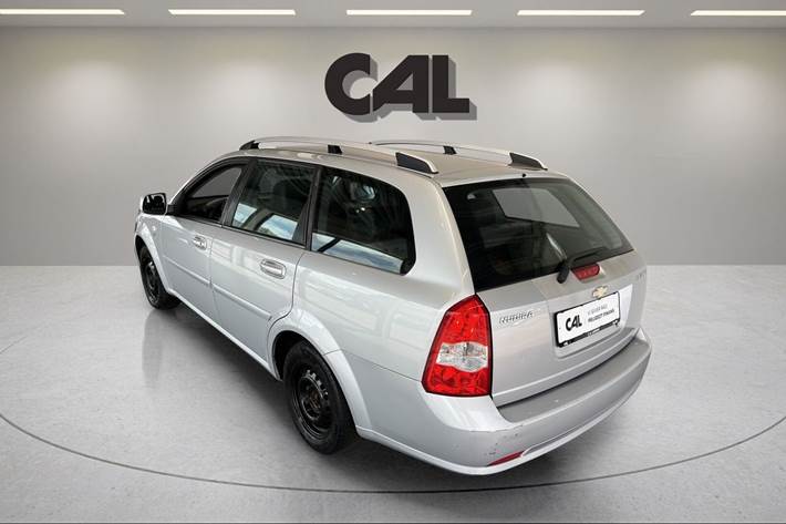 Sølv Chevrolet Nubira fra 2010