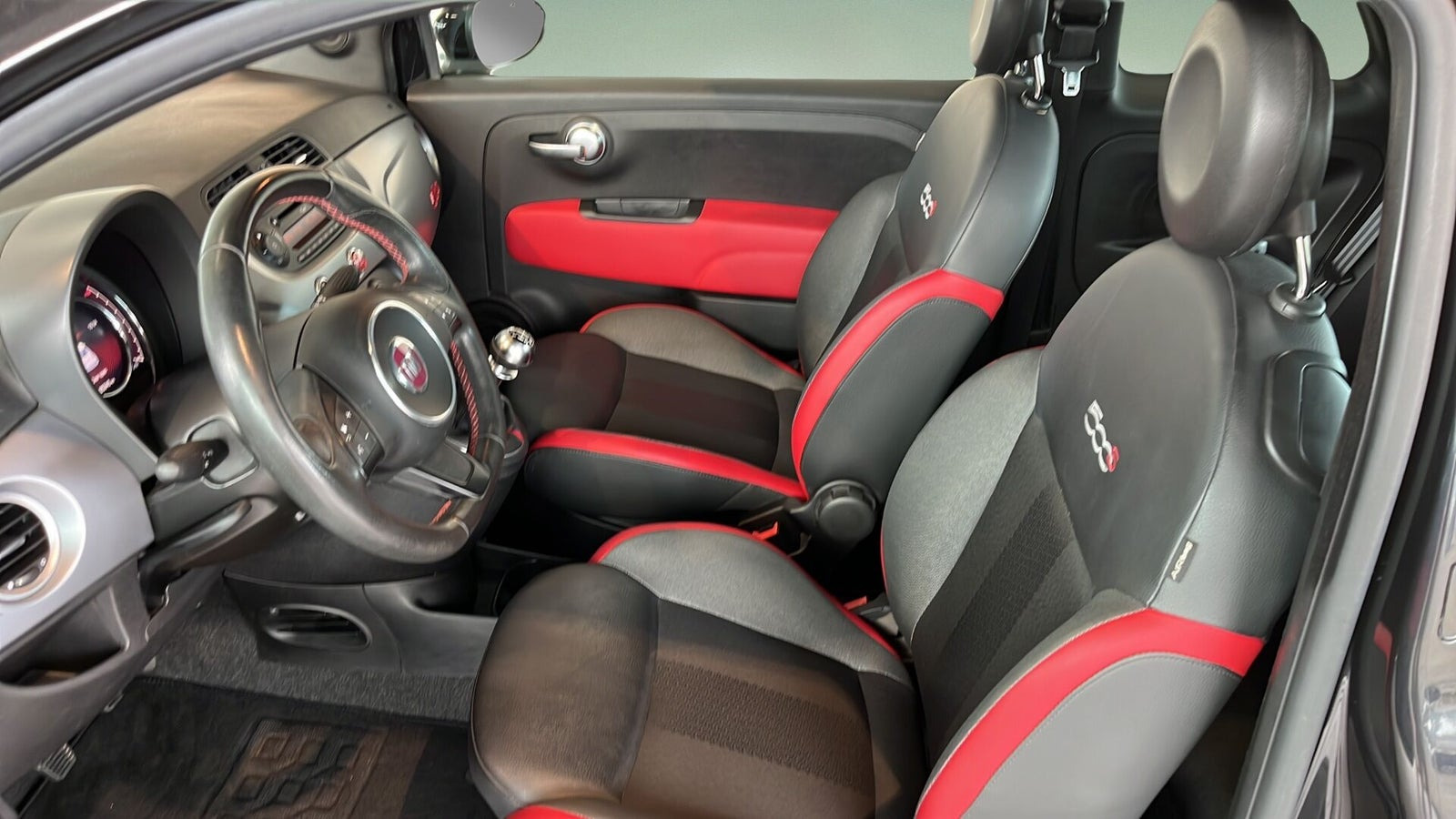 Sort Fiat 500 fra 2015