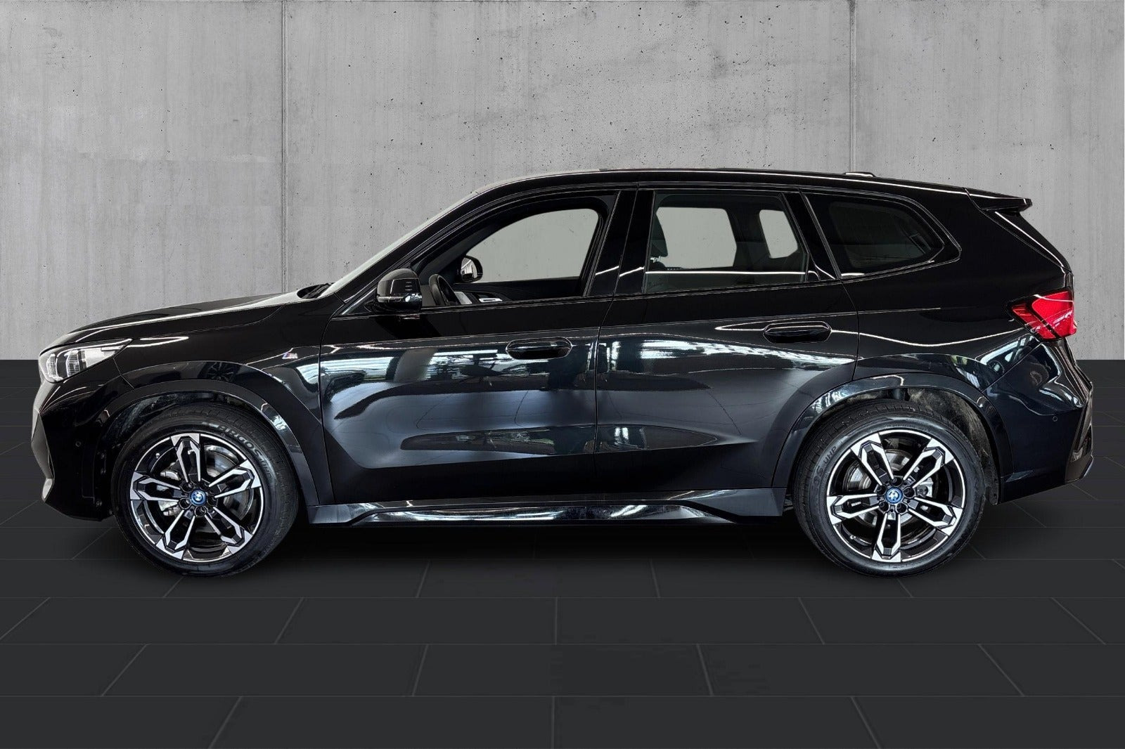 Sort BMW iX1 fra 2023