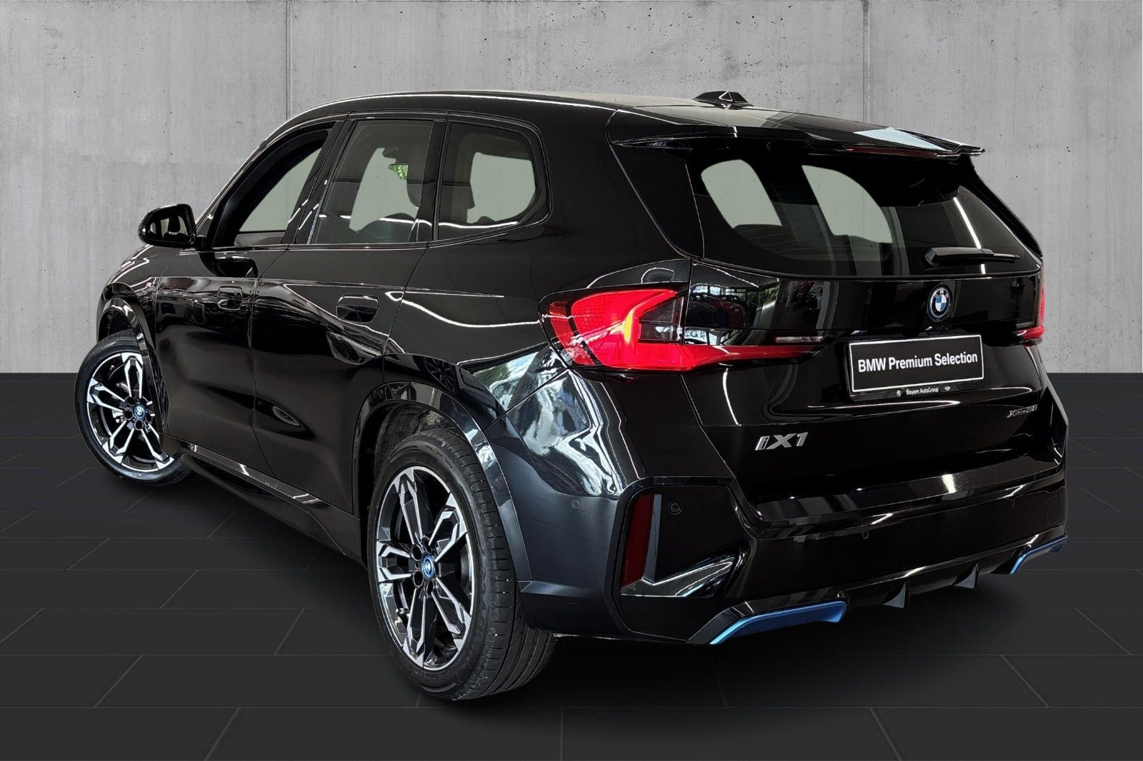 Sort BMW iX1 fra 2023