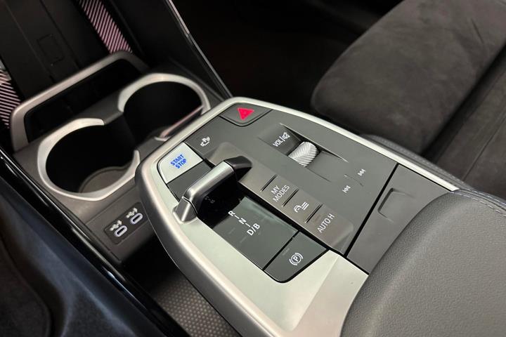Sort BMW iX1 fra 2023