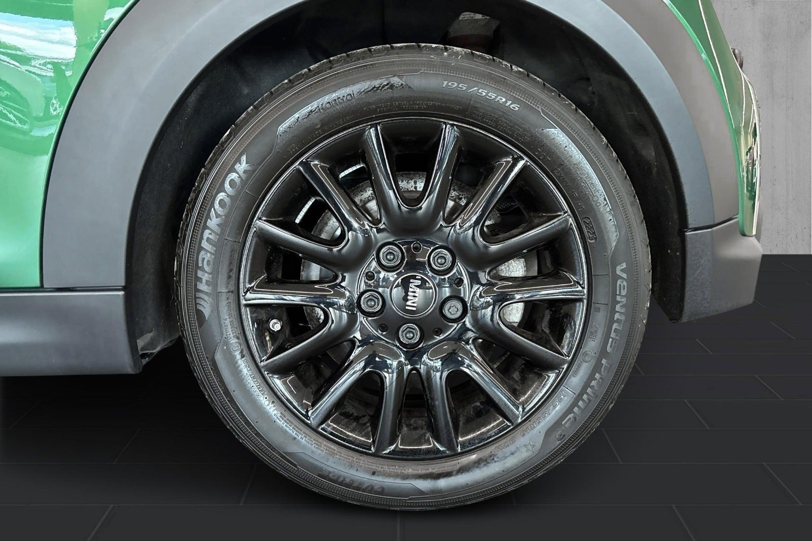 Grøn Mini Cooper fra 2024