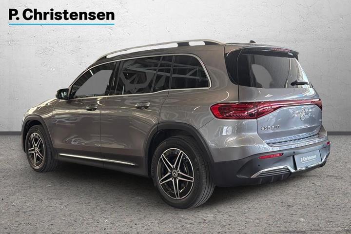 Grå Mercedes EQB350 fra 2024