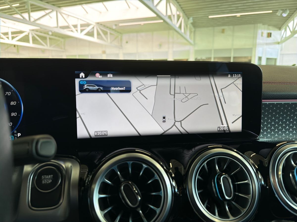 Grå Mercedes EQB350 fra 2024
