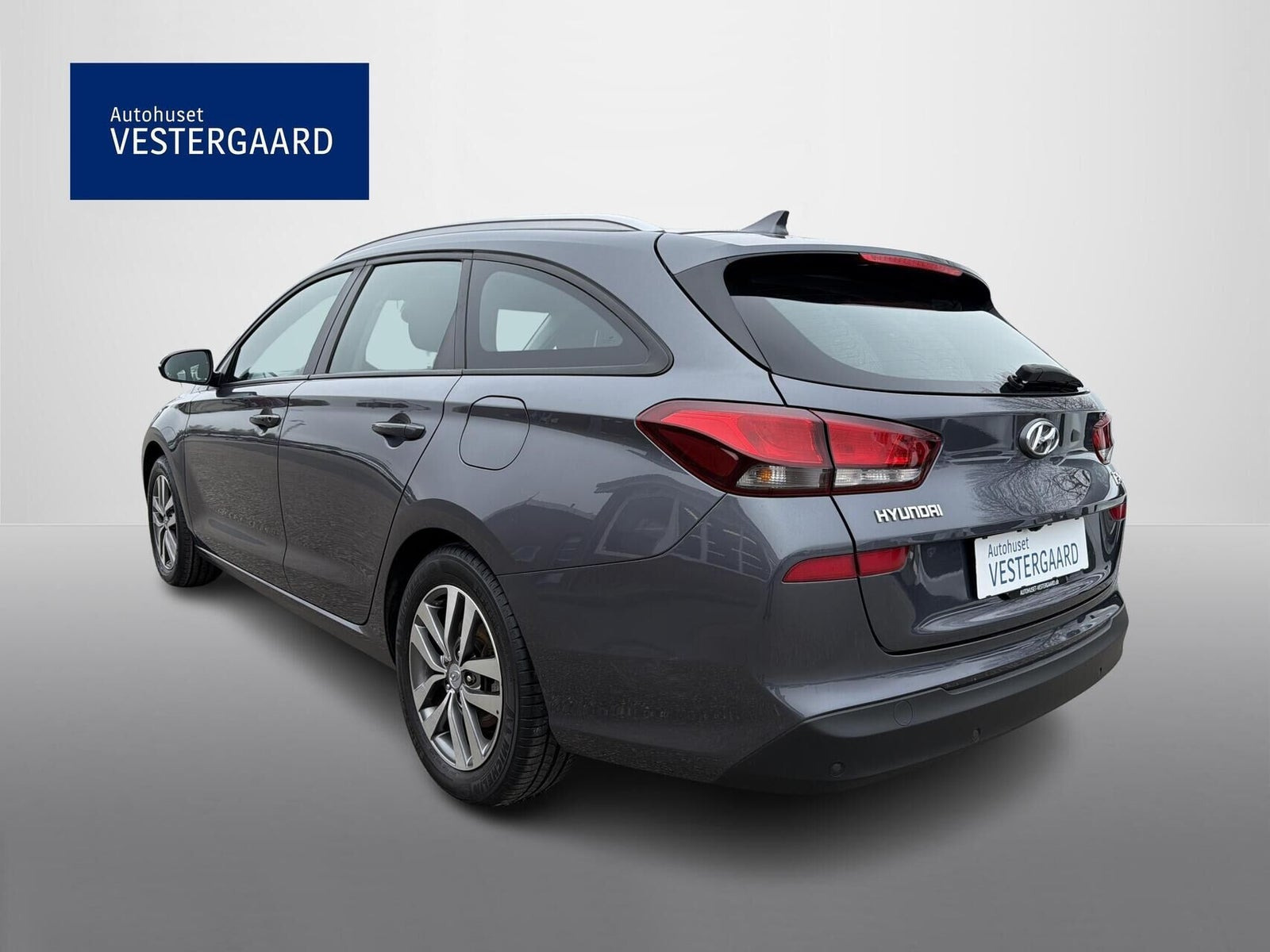 Beige Hyundai i30 fra 2020