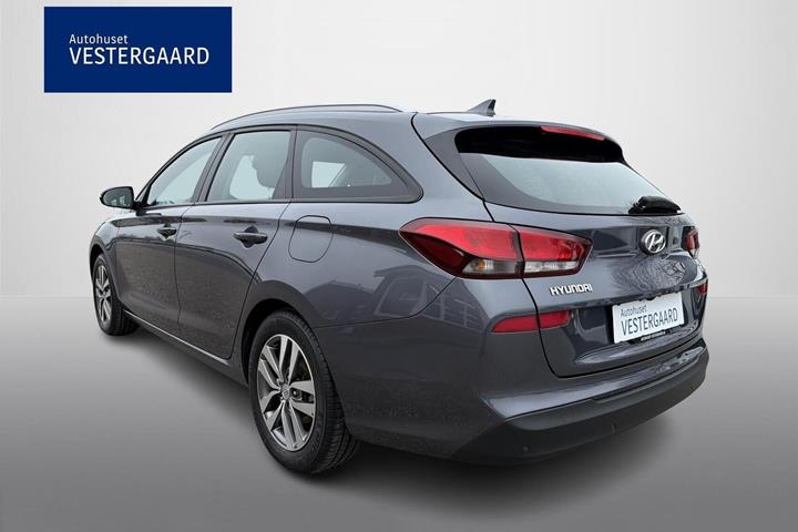 Beige Hyundai i30 fra 2020