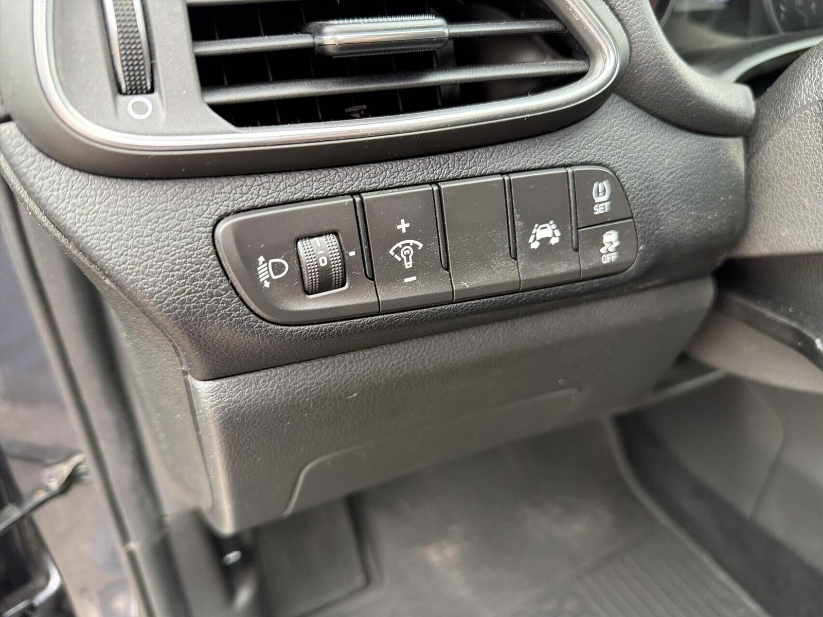Beige Hyundai i30 fra 2020