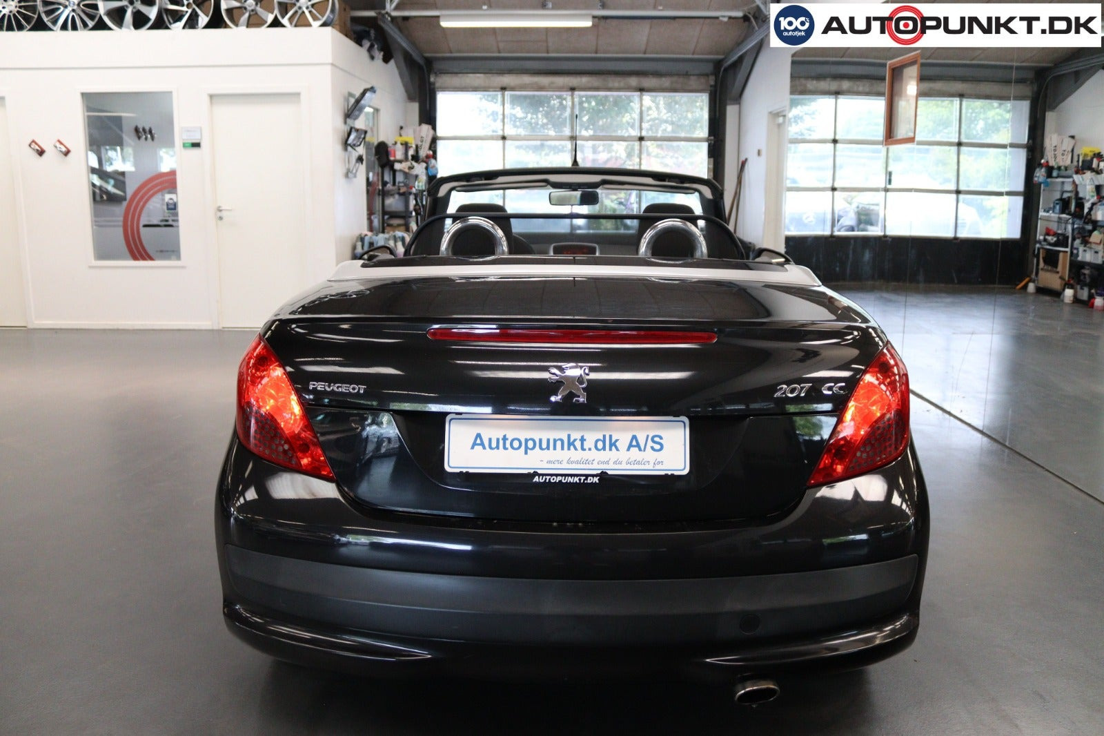 Sort Peugeot 207 fra 2007