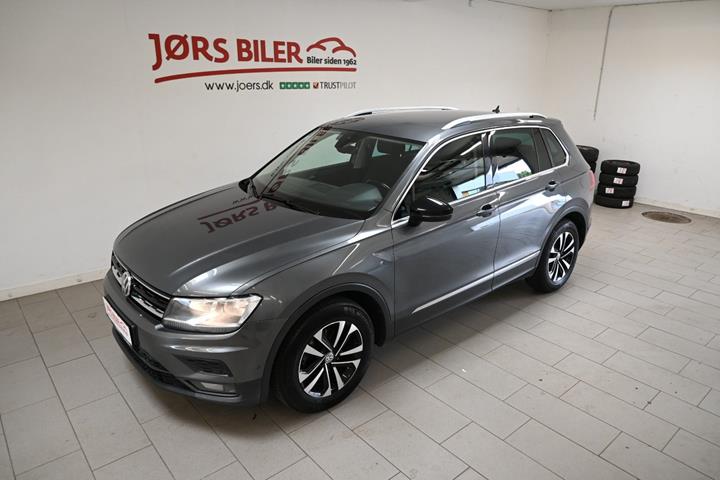 Grå VW Tiguan fra 2019