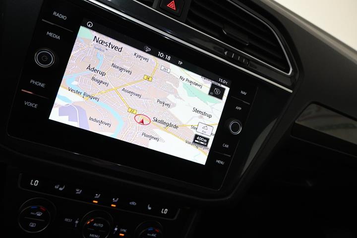 Grå VW Tiguan fra 2019