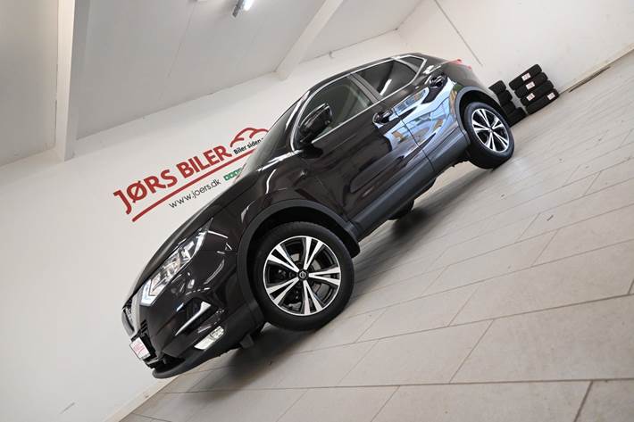 Sort Nissan Qashqai fra 2019