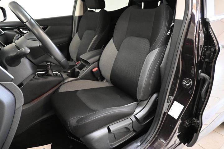 Sort Nissan Qashqai fra 2019