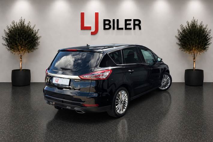 Sort Ford S-MAX fra 2019