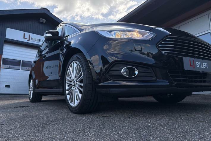 Sort Ford S-MAX fra 2019
