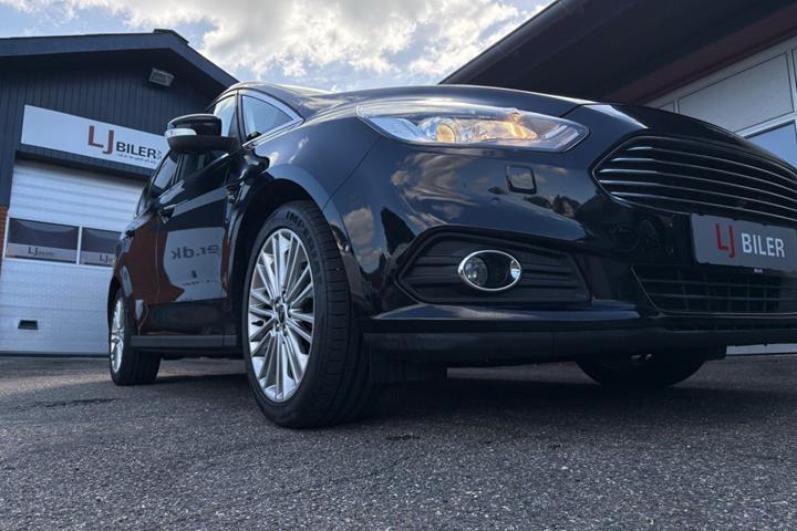 Sort Ford S-MAX fra 2019