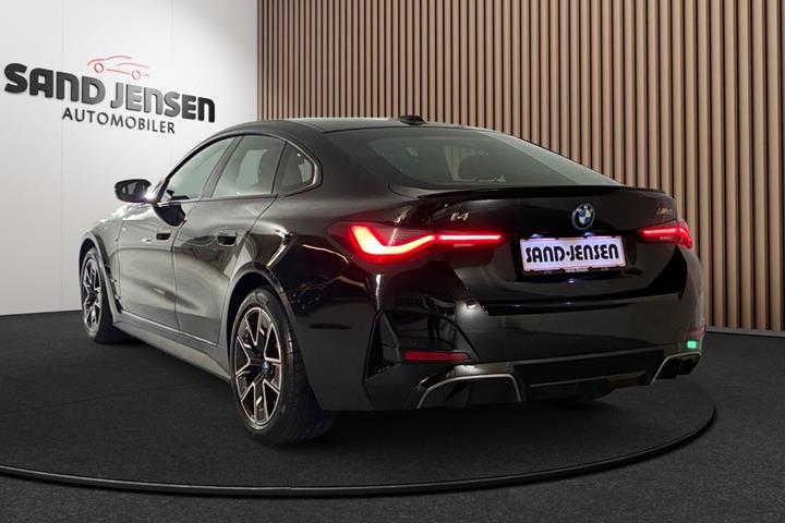 Sort BMW i4 fra 2024