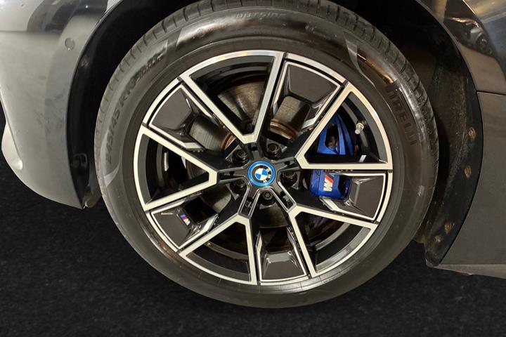 Sort BMW i4 fra 2024