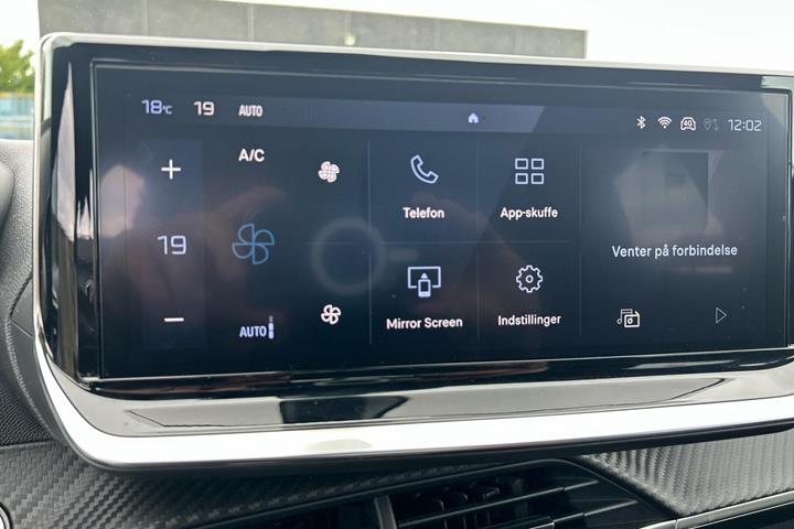 Sort Peugeot 2008 fra 2024