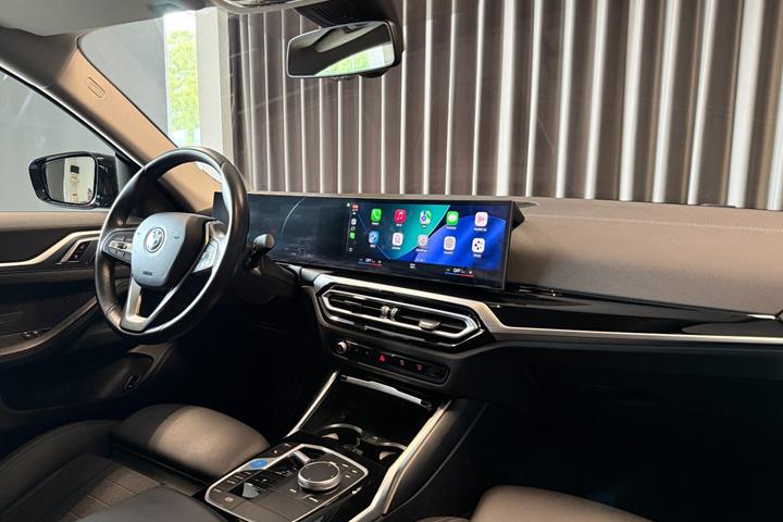 Sort BMW i4 fra 2023