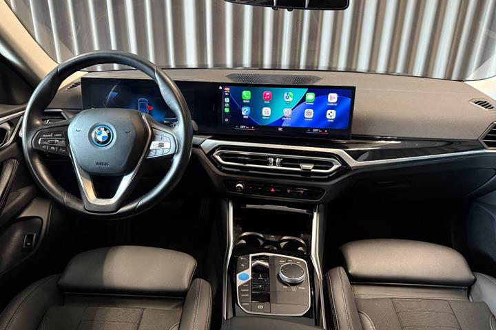 Sort BMW i4 fra 2023