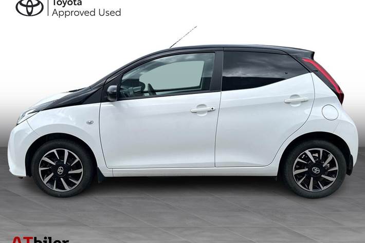 Hvid Toyota Aygo fra 2021
