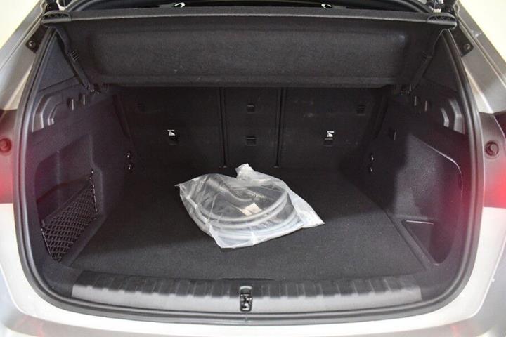 Sølv BMW iX1 fra 2024