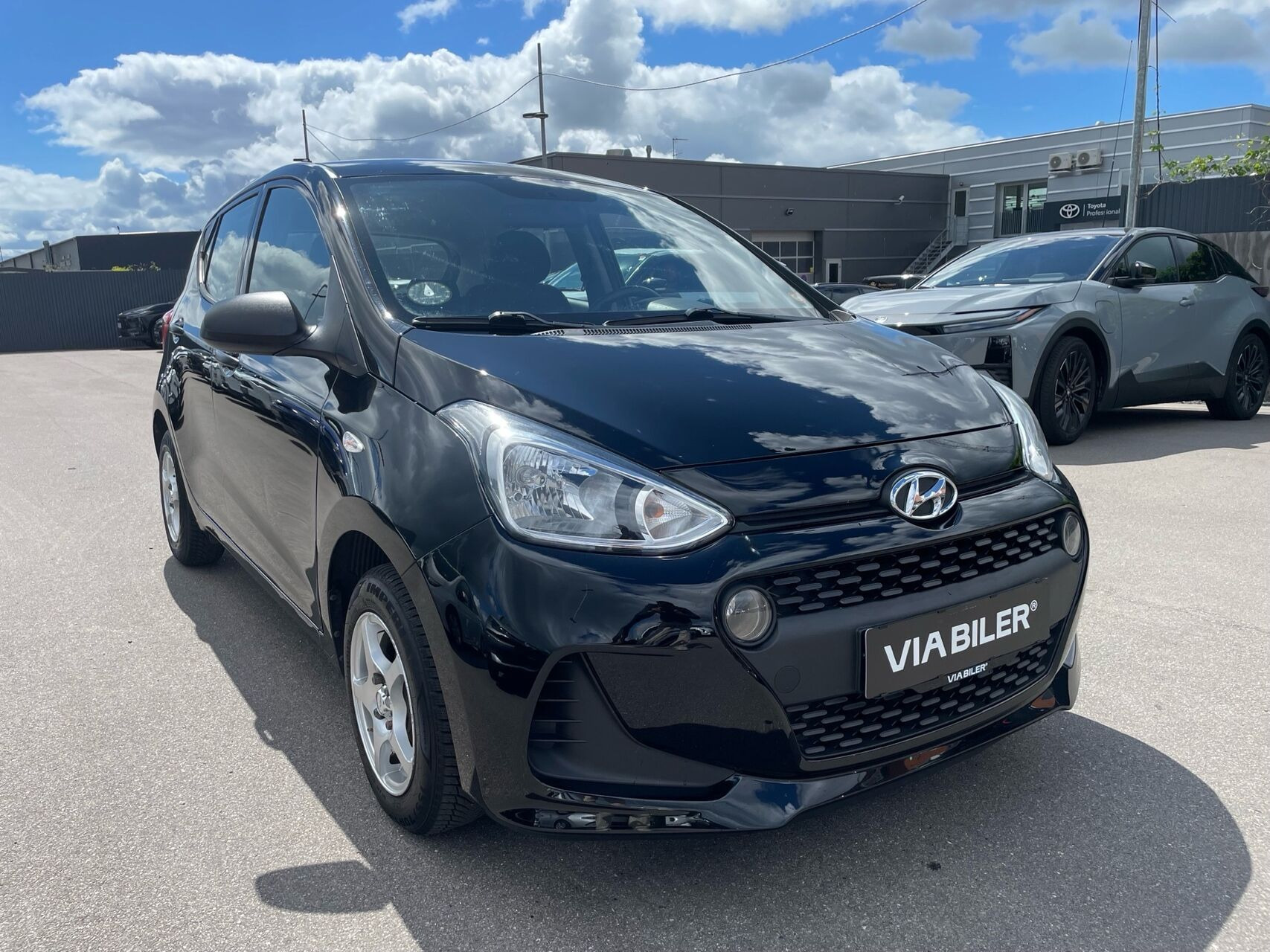 Sort Hyundai i10 fra 2018